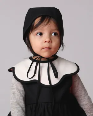 360-Daisy Bib in Ecru/Black