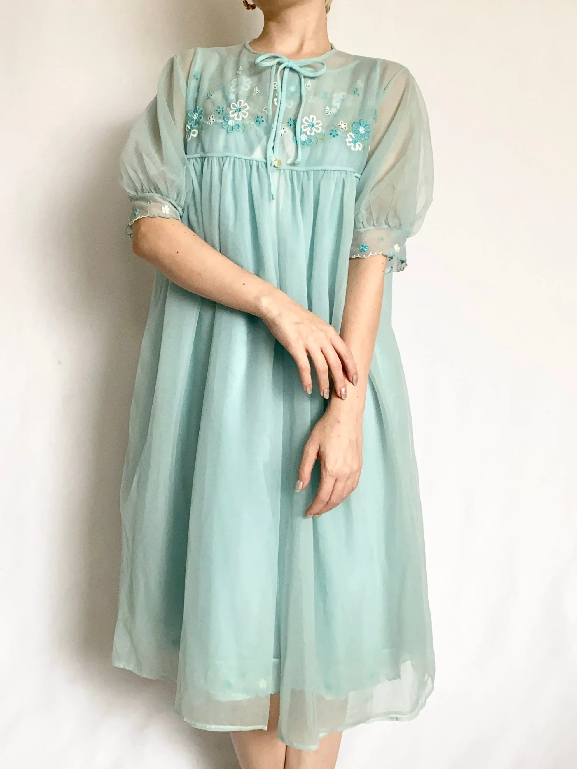 Blue 1960s Groovy Flower Peignoir and Nightgown Set (S)