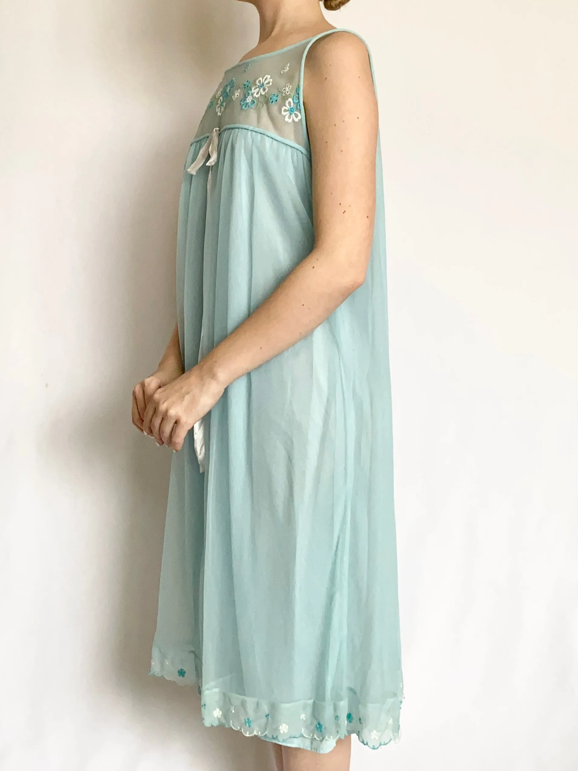 Blue 1960s Groovy Flower Peignoir and Nightgown Set (S)