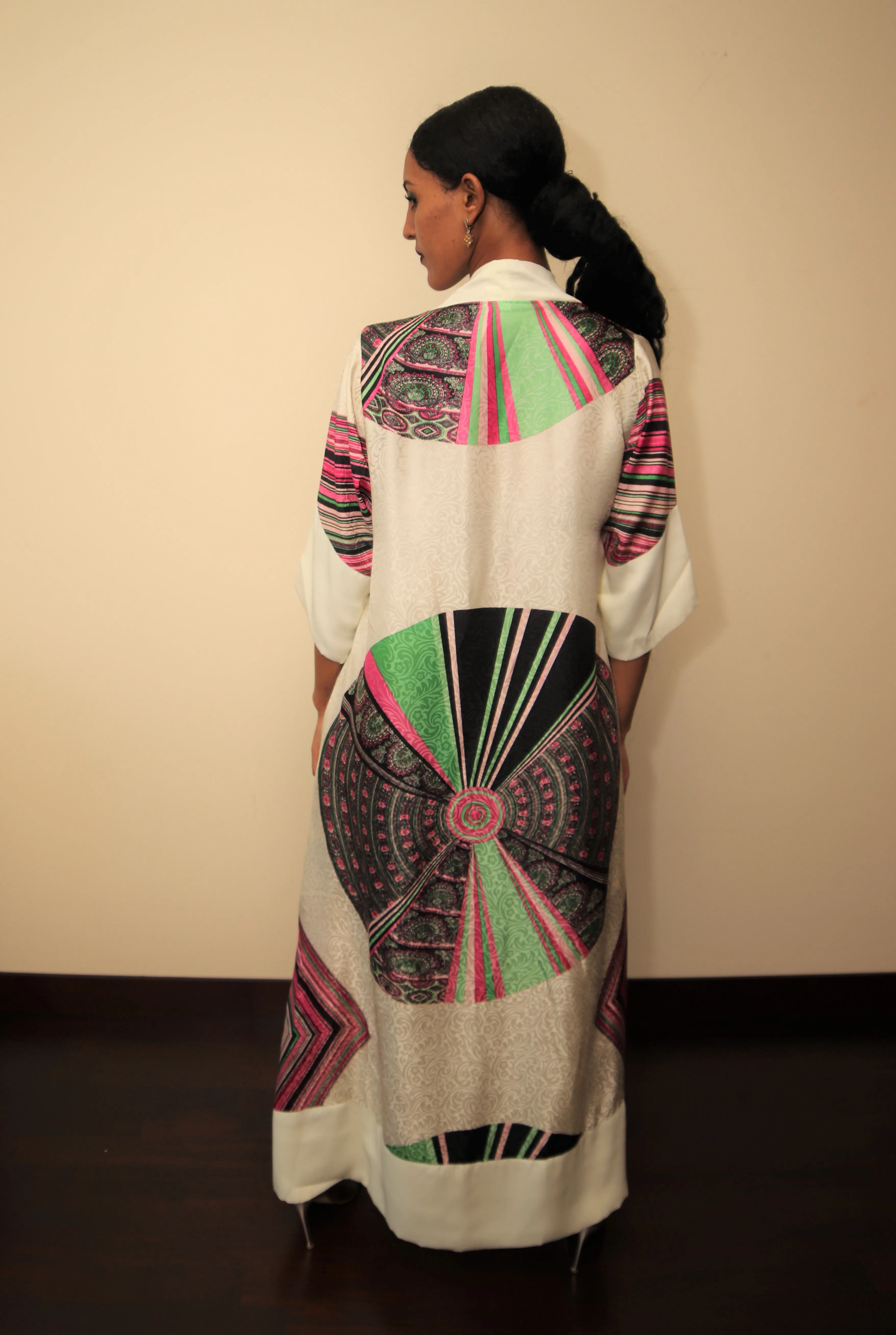 Gianni pink circle kimono robe