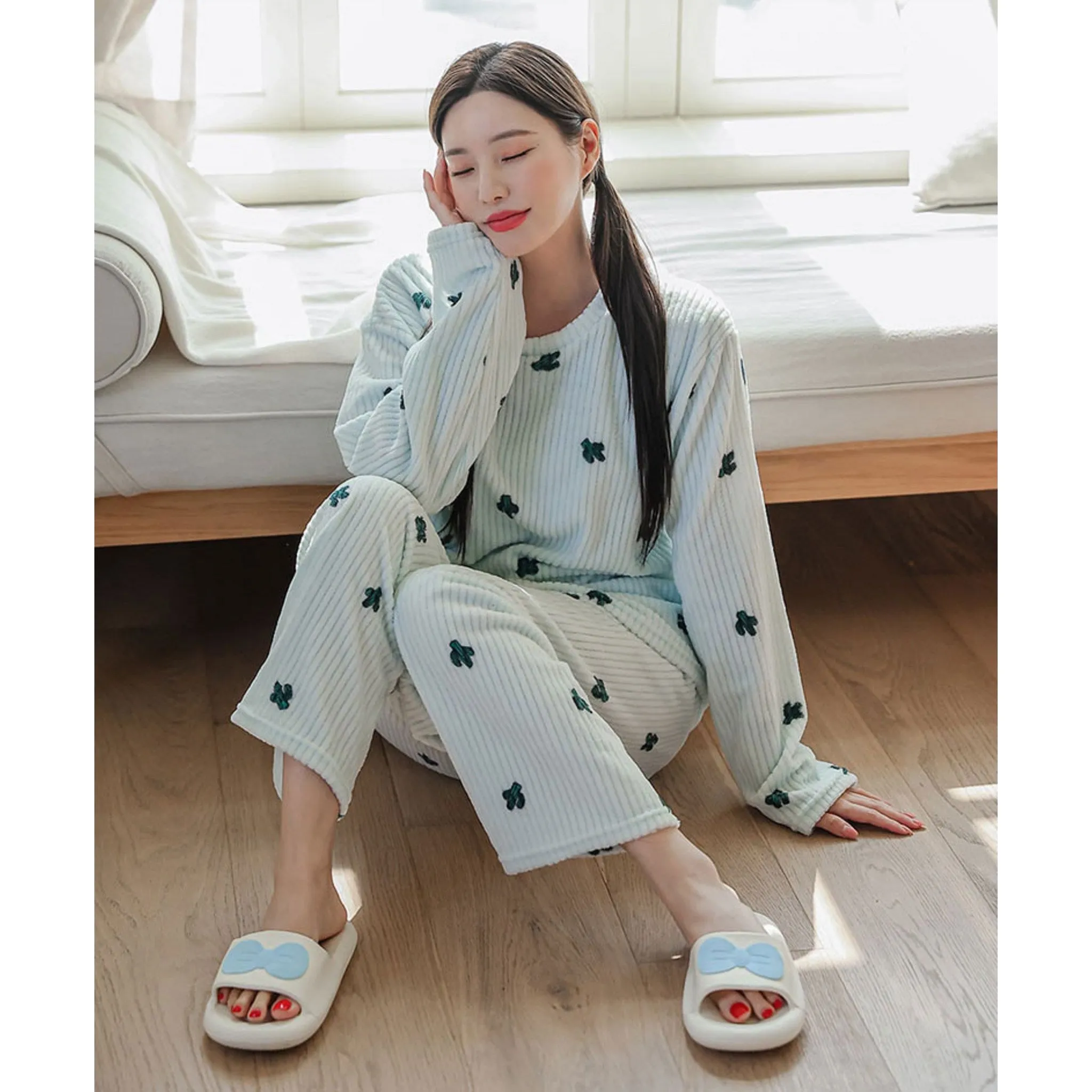 Glam Empathy Posing Round Fleece Microfiber Sleepwear - Pajamas - 🏆 #59 - Clothing/Accessories - Best of December
